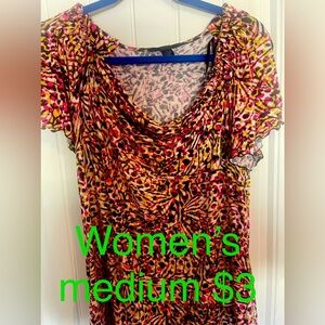 Nice scoop too blouse perfect business style attire.​